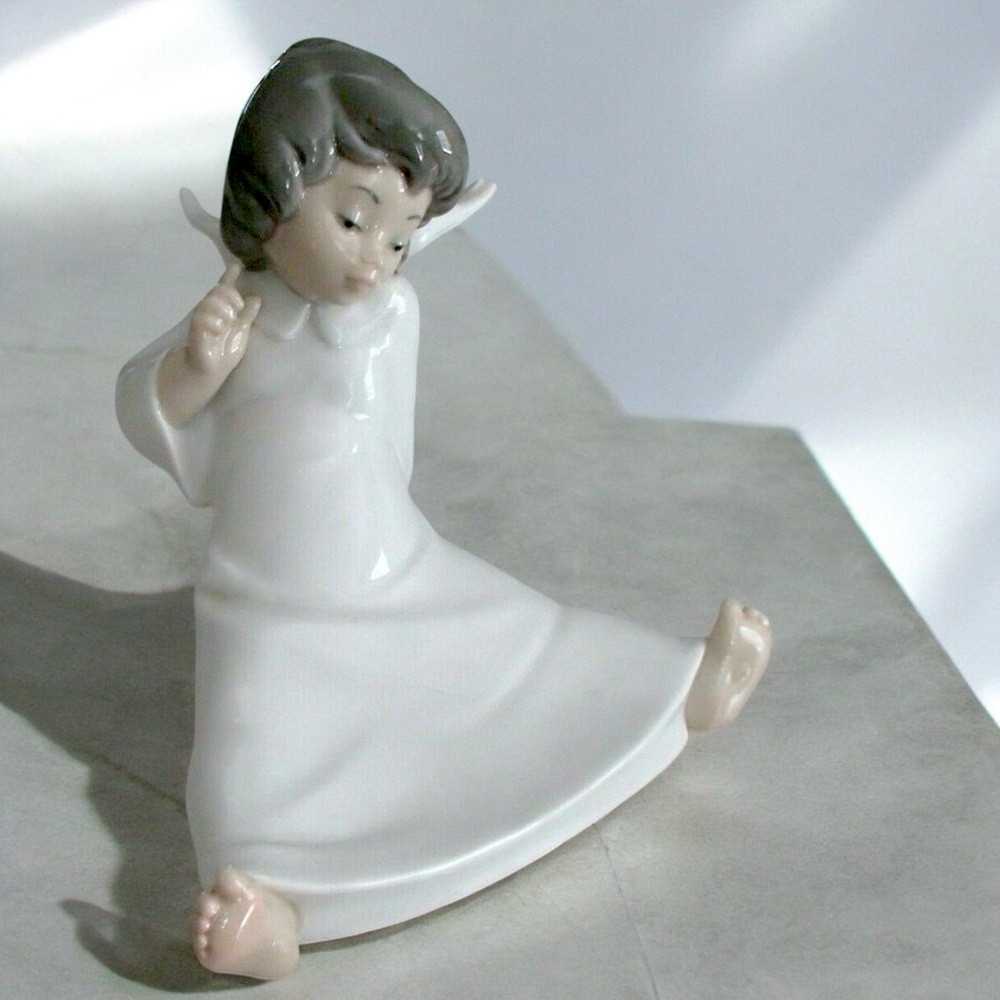 Retired Lladró Cherub Wondering Angel #4962 - Picture 15 of 16